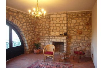 Семейный пансионат Kaninë 11